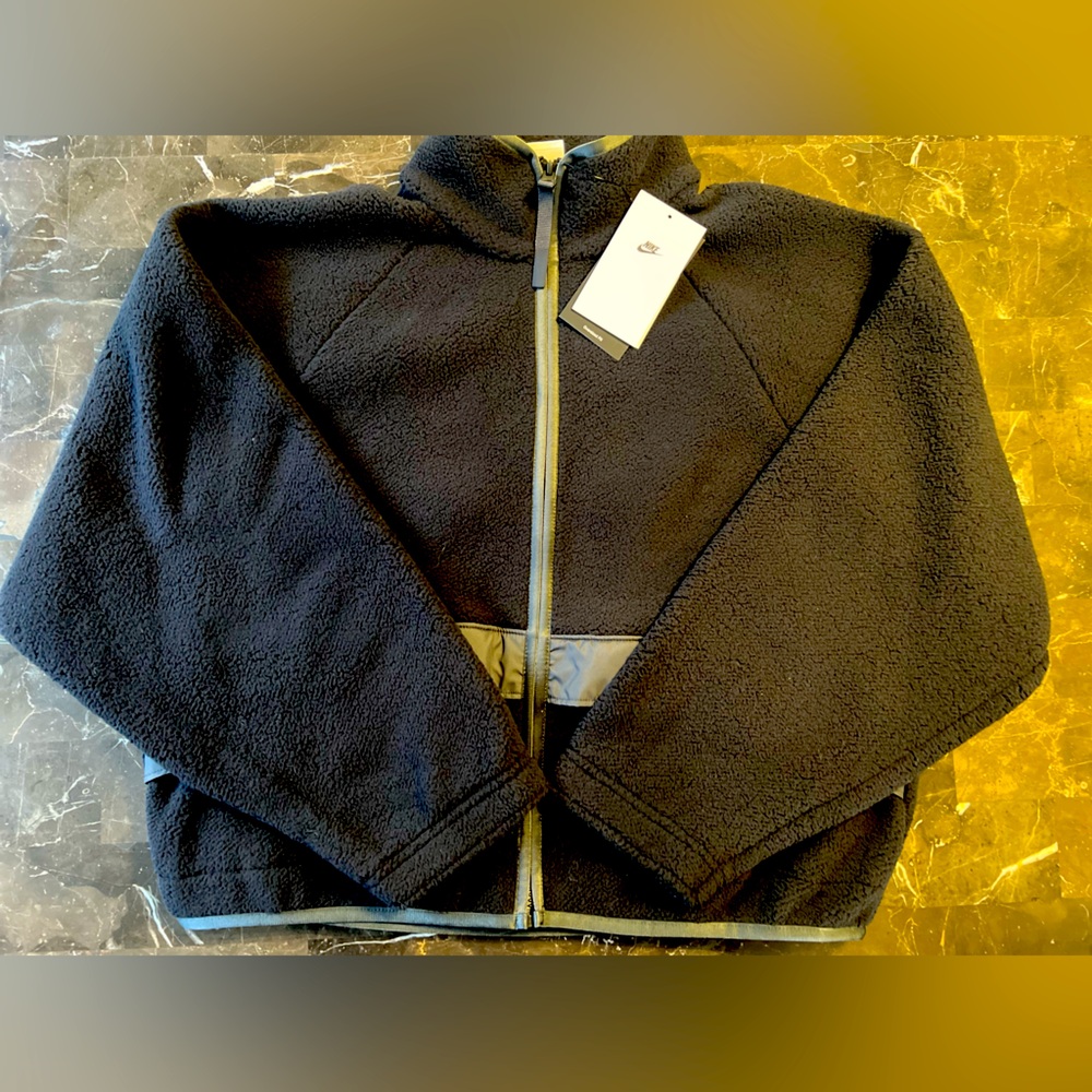 NIKE Cropped Sherpa Fleece Full Zip